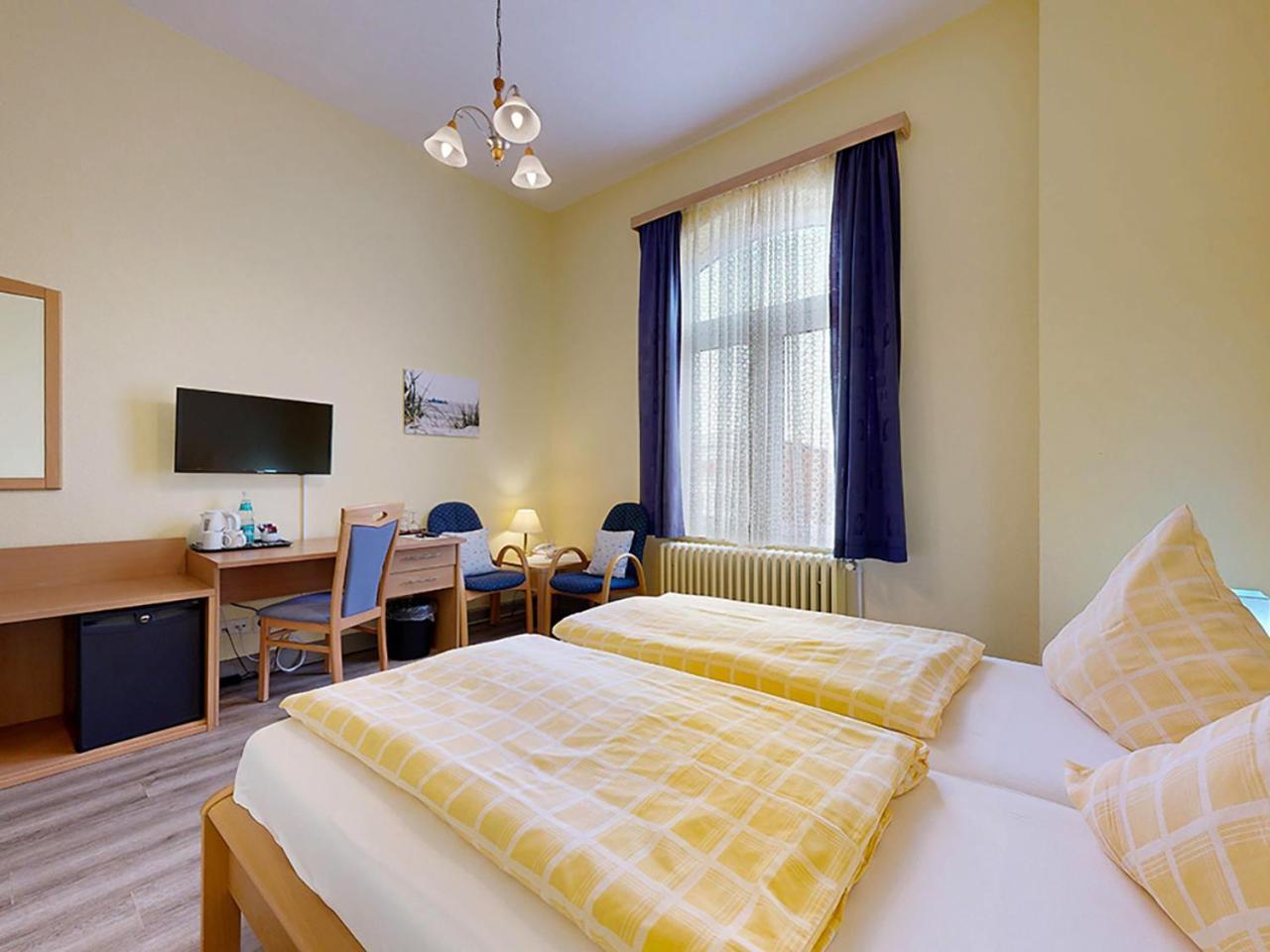 Hotel Graf Waldersee Borkum Extérieur photo