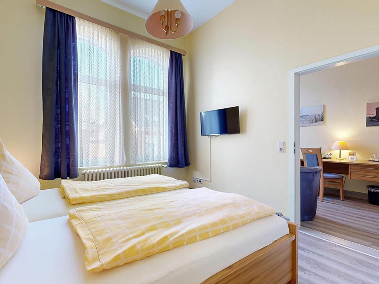 Hotel Graf Waldersee Borkum Extérieur photo