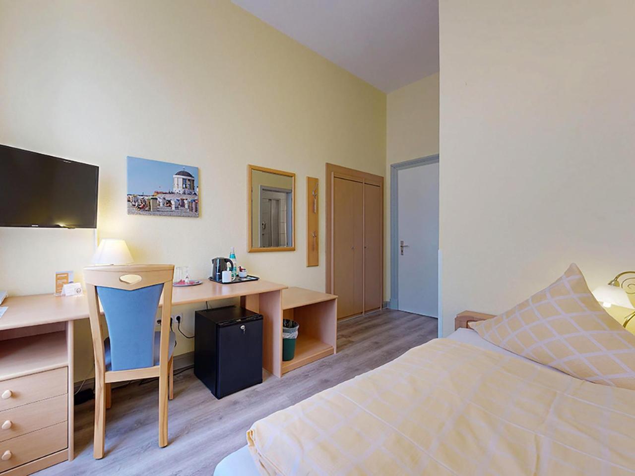 Hotel Graf Waldersee Borkum Extérieur photo