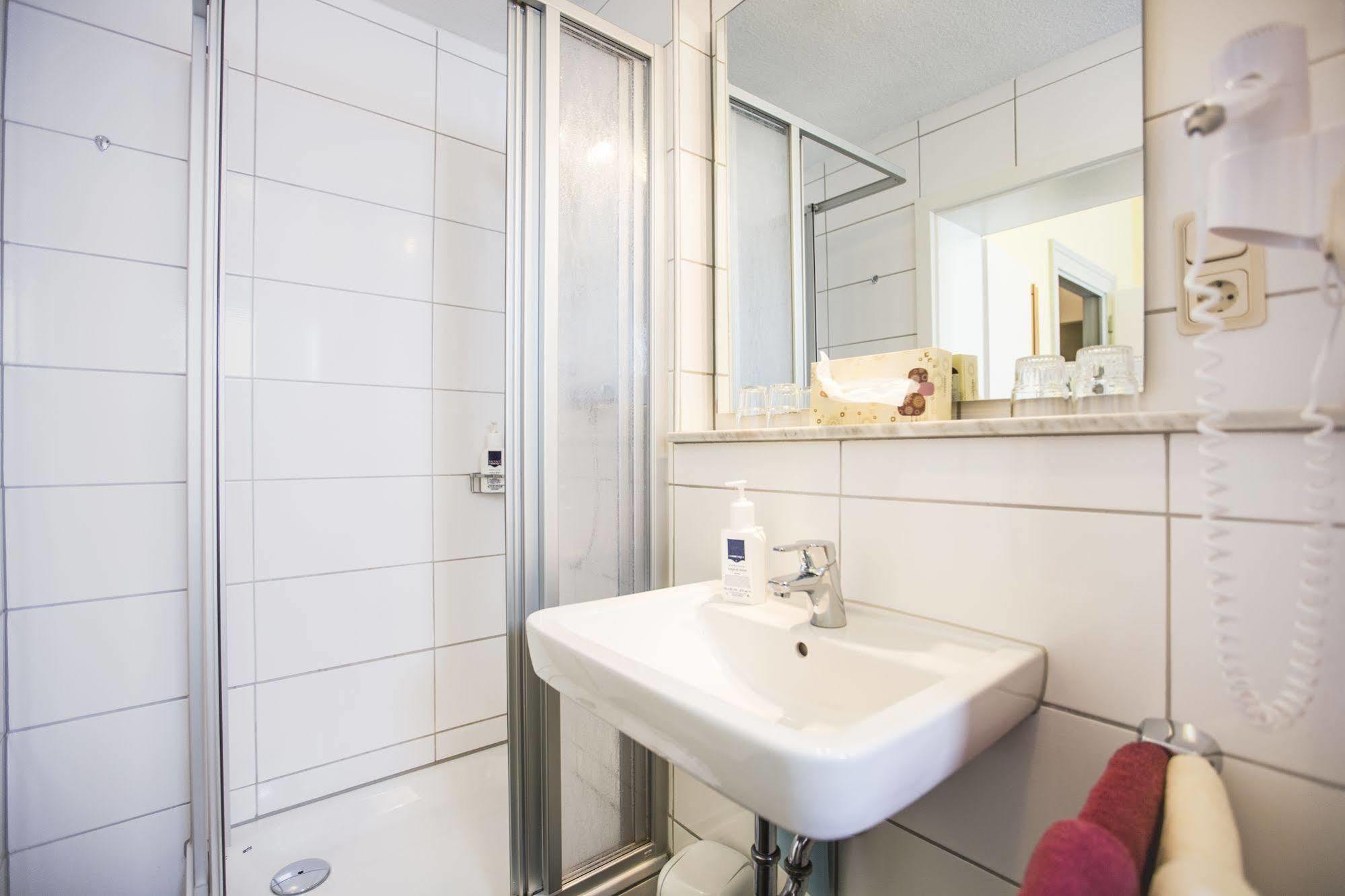 Hotel Graf Waldersee Borkum Extérieur photo