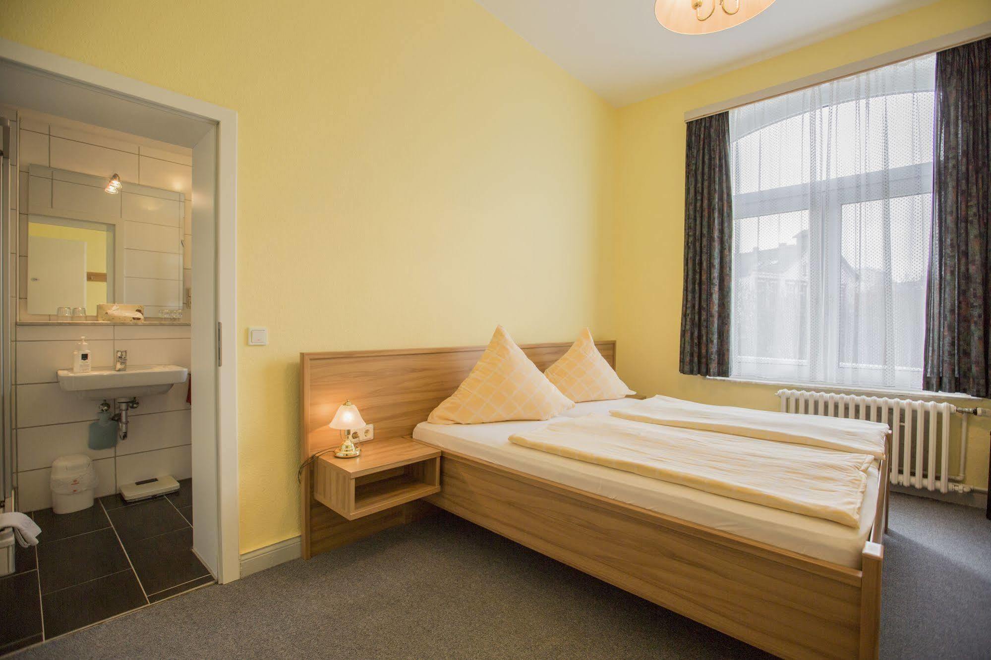 Hotel Graf Waldersee Borkum Extérieur photo