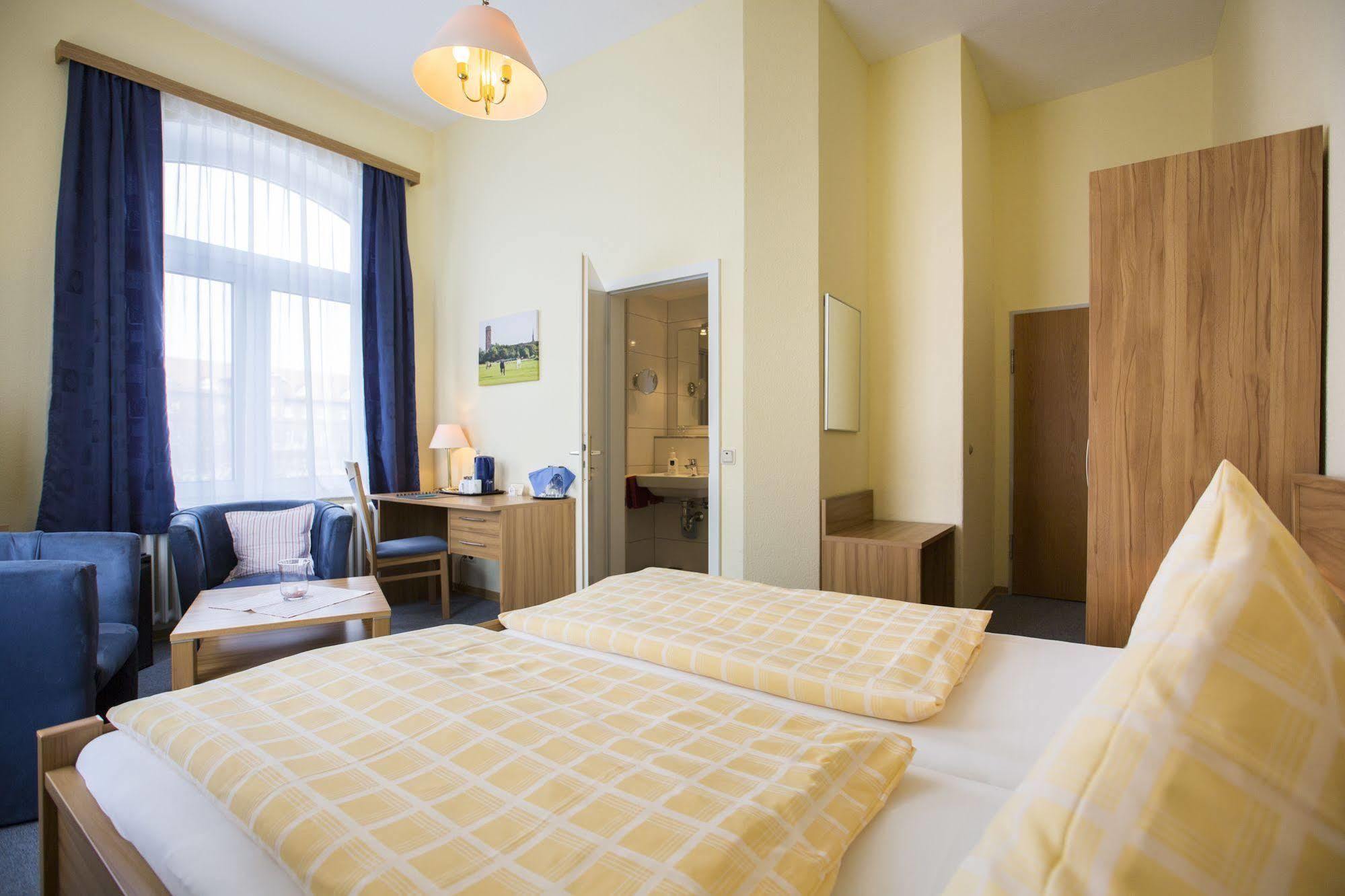Hotel Graf Waldersee Borkum Extérieur photo